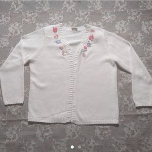 Adorable Vintage white knit cardigan sweater by Cherokee